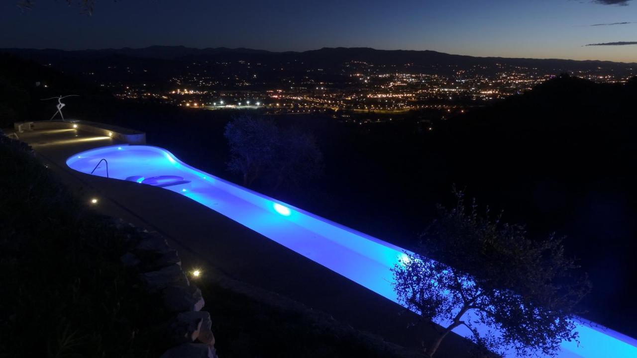 Villetta Farfallina "The Unique Property In The World With An Openable Roof" ลุคคา ภายนอก รูปภาพ